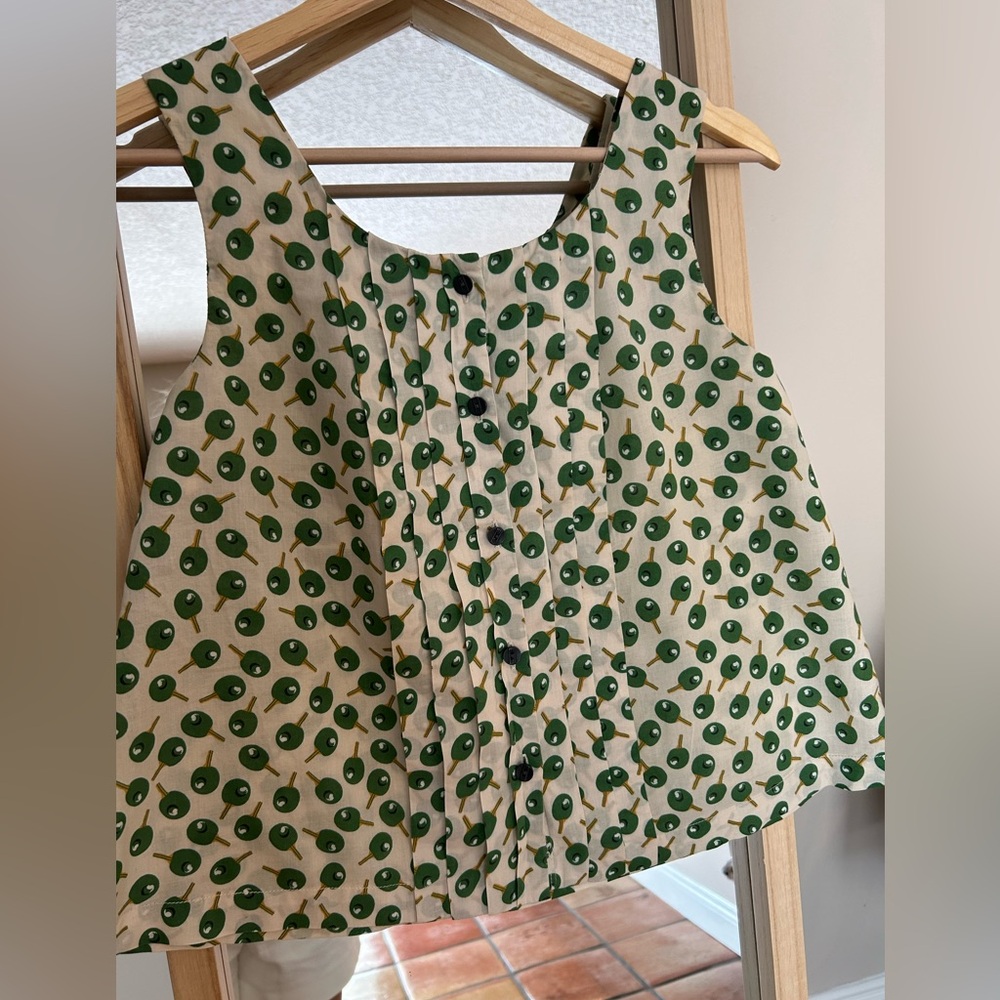 Anthropologie button up tank top.
